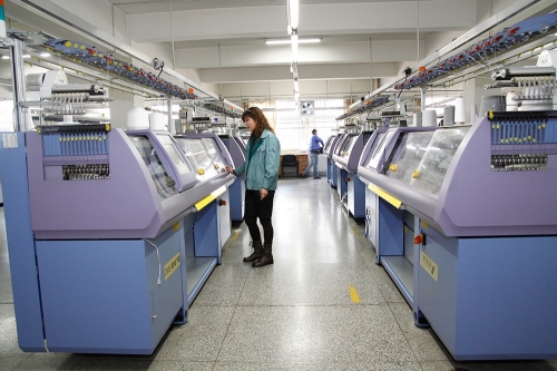 自动横机车间